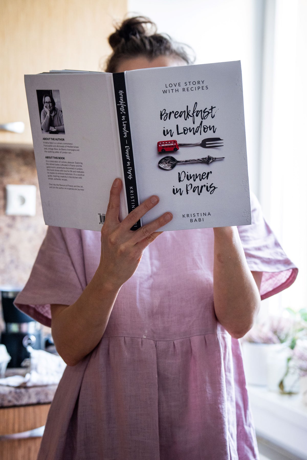 Signed print book: "Breakfast in London - Dinner in Paris"